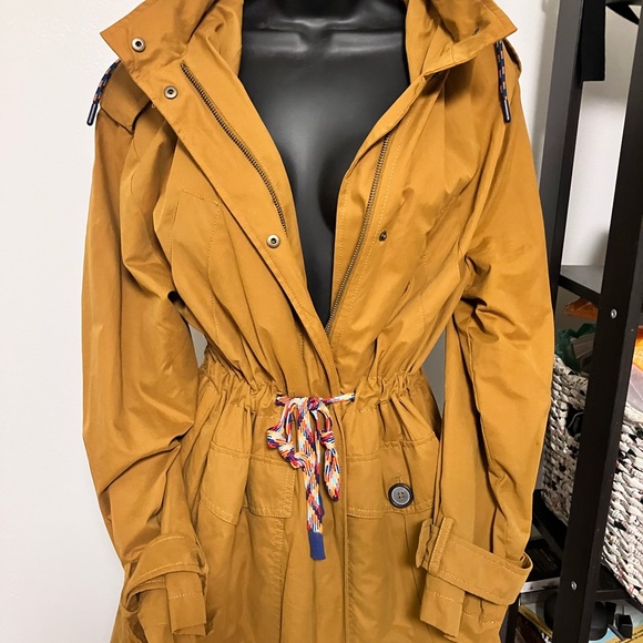 Zara Trench Sporty Coat. - Picture 2 of 10